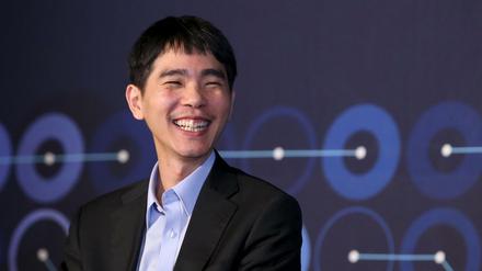 Erleichtert. Lee Sedol hat zumindest eine von vier Go-Partien gegen die Google-Software AlphaGo gewonnen.