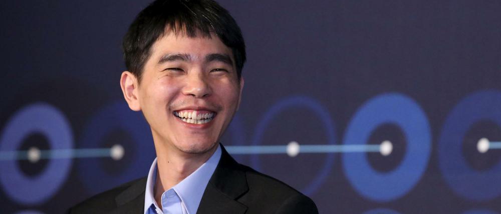 Erleichtert. Lee Sedol hat zumindest eine von vier Go-Partien gegen die Google-Software AlphaGo gewonnen.