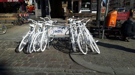 Donnerstag, 11 Uhr, Kreuzberg. In Gedenken an die getöteten Radfahrer.