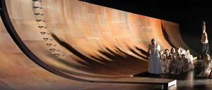 Elfriede Jelineks Doppelstück "Die Schutzflehenden/Die Schutzbefohlenen" feierte im Oktober 2015 am Schauspiel Leipzig Premiere.