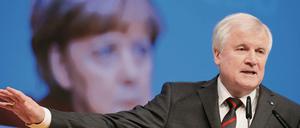 CSU-Chef Horst Seehofer kritisiert seit langem die Flüchtlingspolitik von Kanzlerin Angela Merkel (CDU).