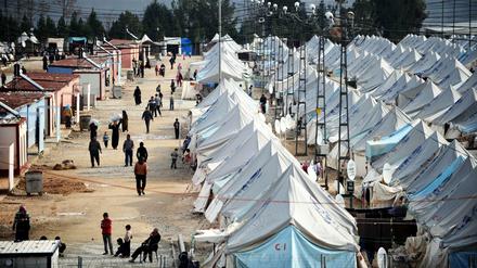 Im Süden der Türkei gibt es mehrere große Flüchtlingslager, in denen vor allem Syrer Zuflucht gefunden haben.
