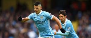 Sergio Aguero (l) and David Silva von Manchester City. 