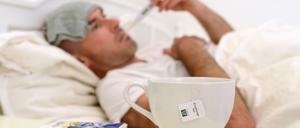 Bett statt Büro. Von 100 Beschäftigten waren in Brandenburg im Schnitt 5,2 krank.