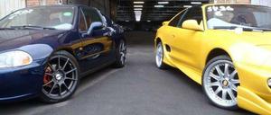 Zwei der von der Polizei beschlagnahmten Autos vom Kudamm