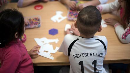 Um sich in Deutschland wohlzufühlen, brauchen Kinder soziale Beziehungen und Räume, in denen solche geschaffen werden können.