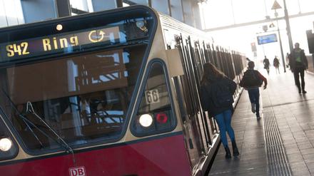 Umsteigen bitte: Nicht nur auf der Ringbahn ist derzeit mit Verzögerungen zu rechnen.