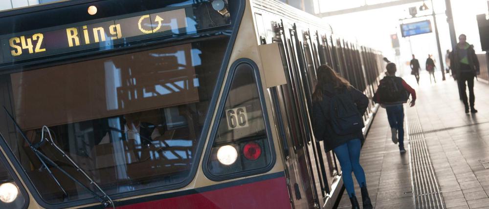 Umsteigen bitte: Nicht nur auf der Ringbahn ist derzeit mit Verzögerungen zu rechnen.