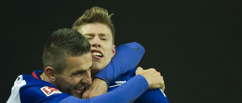 Mitchell Weiser (re.) spielt eine starke Saison bei Hertha BSC - für eine Nominierung für die Nationalmannschaft hat es vorerst aber nicht gereicht.