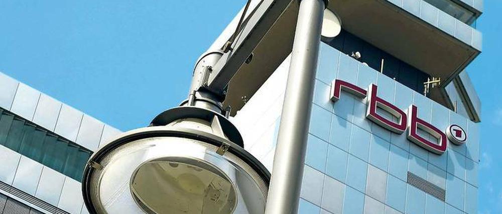 Wer will hier rein? Die Intendanten-Wahl soll bereits am 7. April stattfinden. Zwei bis maximal drei Kandidatennamen sollen dem RBB-Rundfunkrat dafür präsentiert werden.