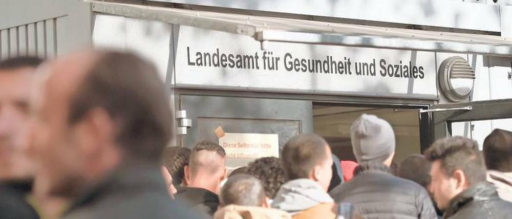 Um das Chaos am Lageso in den Griff zu bekommen, engagierte der Senat die Beratungsfirma McKinsey – und somit auch Lutz Diwell. Er sollte ein Konzept entwickeln, wie die Flüchtlinge in Berlin integriert werden können. 