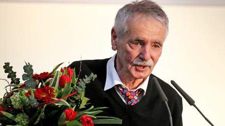 Guntram Vesper, 74, gewinnt den Preis der Leipziger Buchmesse 2016, für "Frohburg" in der Kategorie Belletristik . 