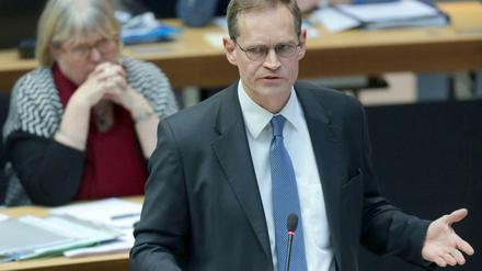 Berlins Regierender Bürgermeister Michael Müller (SPD) äußert sich im Abgeordnetenhauses am 17.03.2016. 