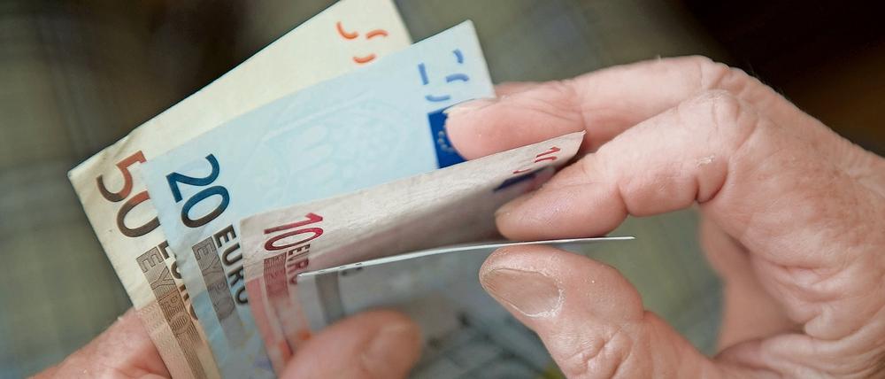 Rentner können sich auf einen kräftigen Zuwachs bei der Rente ab 1. Juli freuen.