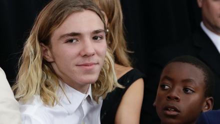 Rocco Ritchie (l) and sein Bruder David Banda Mwale Ciccone Ritchie (r) im August 2015. Vor Gericht streiten die Eltern Madonna und Guy Ritchie.