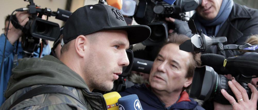 Nationalspieler Lukas Podolski kam am Dienstagmittag in Berlin an.