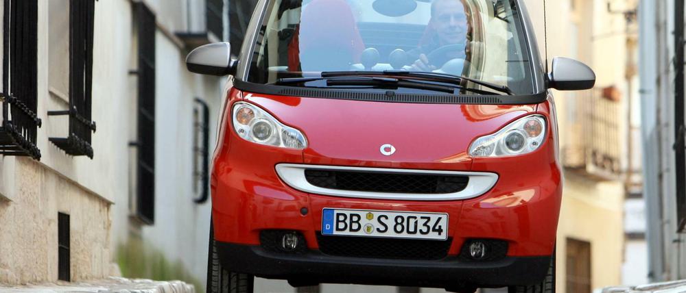 Zu hohe Abgaswerte. Umweltverbände verweisen auf Tests, in denen den Smart schon im Labor viel zu viel Stickoxid ausstieß.