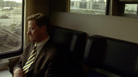 Guido Westerwelle im Zug von Berlin nach Dresden im Jahr 2003. 