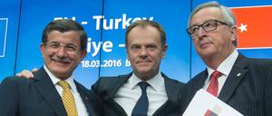 Der türkische Ministerpräsident Ahmet Davutoglu, EU-Ratspräsident Donald Tusk und Kommissionspräsident Jean-Claude Juncker (v.l.).