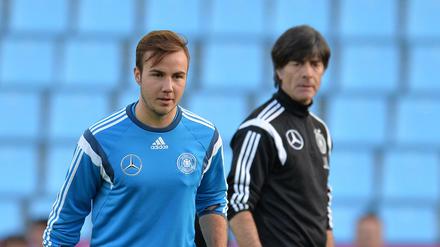 Mario Götze und Joachim Löw. 
