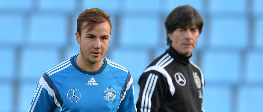 Mario Götze und Joachim Löw. 