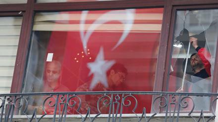 Aufräumarbeiten nach dem Selbstmordattentat in Istanbul 