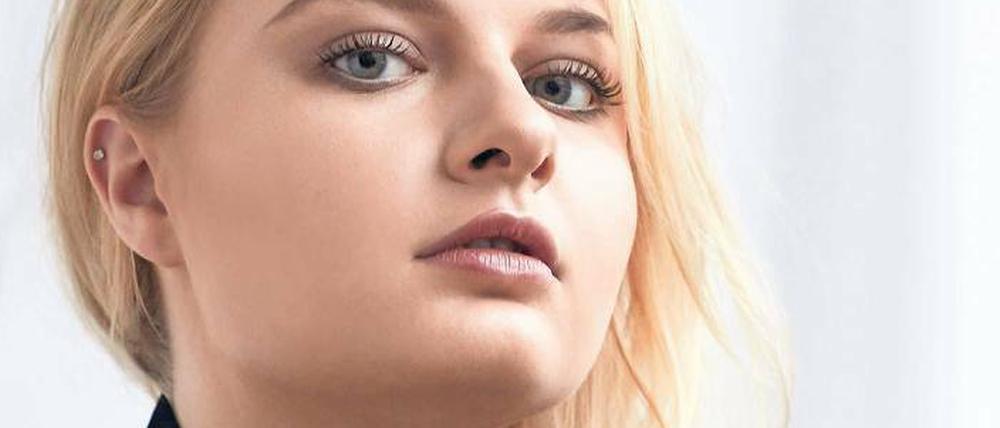 Die britische Musikerin Låpsley.