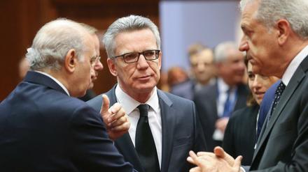 Mehr Austausch ist gefragt - nicht nur auf dem Treffen der Innenminister (v.l. Fernandez Diaz aus Spanien, deMaizière aus Deutschland, Mikl-Leitner aus Österreich und EU-Kommissar Avramopoulos).