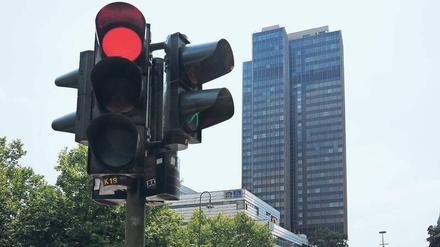 Skandal-Kreisel. Bau und Sanierung des asbestbelasteten Turms in Steglitz haben den Berliner Steuerzahler viel Geld gekostet.