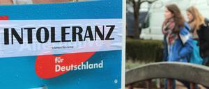 Immer wieder wird die rechtspopulistische Partei das Ziel von Satire- uns Sabotageaktionen.