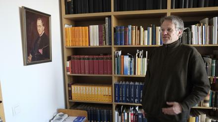 Alles für einen. Gotthard Klein war bereits als junger Archivar der Berliner Diözese an dem Verfahren zur Seligsprechung Bernhard Lichtenbergs (links auf dem Gemälde) beteiligt.