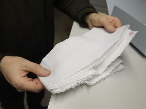 Seine Binden. Klein bewahrt auch Lichtenbergs Beinwickel auf. Der schwer Herz- und Nierenkranke brauchte Pflege, Verbände durfte er auch in Haft bekommen.
