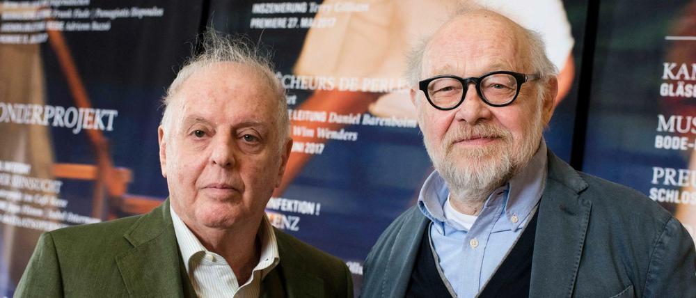 Generalmusikdirektor Daniel Barenboim Intendant Jürgen Flimm nach der Jahrespressekonferenz der Staatsoper im Schiller Theater.