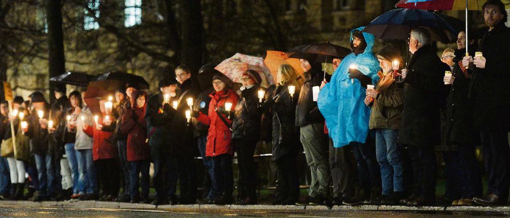 Protestierende Legida-Gegner in der Leipziger Innenstadt.