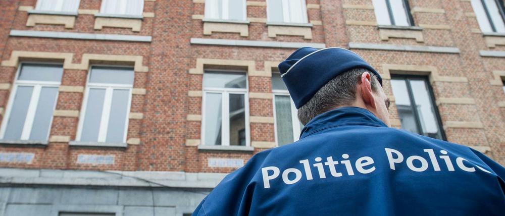 Ein Polizist patrouilliert in der belgischen Hauptstadt.
