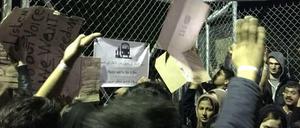 Dieses Foto soll ein Flüchtling im Lager Vial auf Chios gemacht haben.