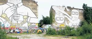 Symbol des Kiez-Protestes. Die Cuvrybrache wurde 2014 wurde geräumt. Kurze Zeit später übermalten Berliner Künstler die berühmten Graffiti des Street-Art-Künstlers Blu – mit dessen Einverständnis.
