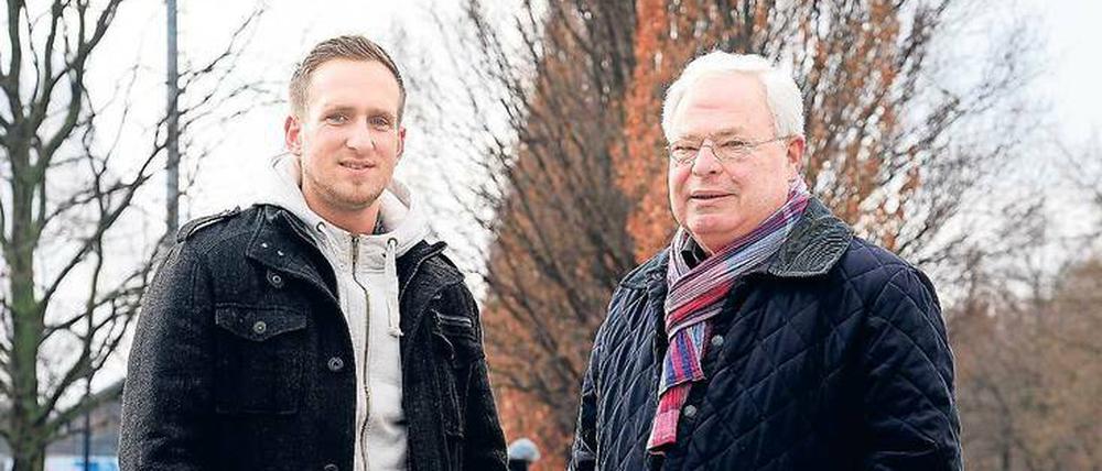 Treffen der Generationen. Der Azubi Tizian Liedtke (l.) und sein Mentor Düsterdick haben eng zusammengearbeitet. 