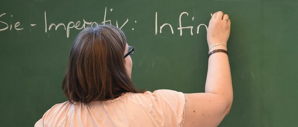 Die Lehrerin Engela Witte unterrichtet in Vechta (Niedersachsen) an der Universität Deutsch für Flüchtlinge.