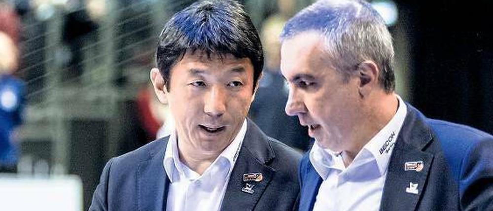 Koichiro Shimbo (li.) ist die ideale Ergänzung zu Trainer Roberto Serniotti.
