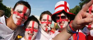 Englische Fans auf der Fanmeile in Berlin