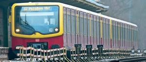 Geduldsprobe. Noch bis Ende Juni wird auf der S-Bahn-Strecke zwischen Wannsee und Potsdam gebaut, Fahrgäste müssen auf einen Ersatzverkehr mit Bussen umsteigen.