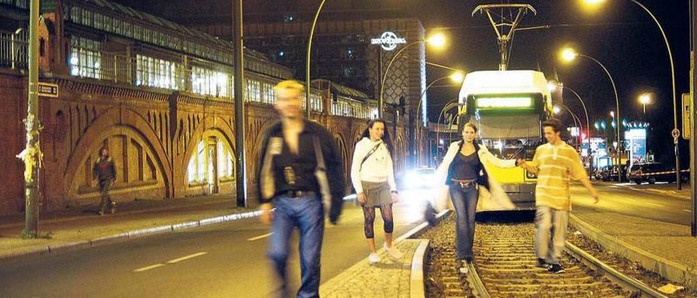 Berlin-Friedrichshain ist für Nachtschwärmer aus aller Welt ein Anziehungspunkt.