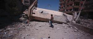 Vor wenigen Tagen erst hatten Angriffe regierungstreuer syrischer Truppen in der nahe Damaskus gelegenen Stadt Douma schwere Schäden angerichtet, und unter anderem war die Moschee zerstört worden. 