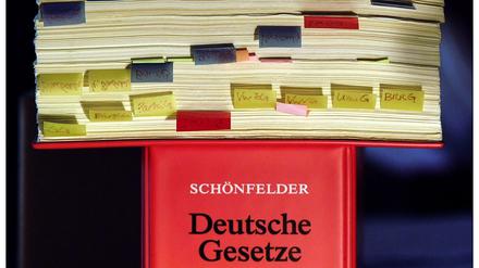 Gesetze wälzen? Braucht man nicht mehr, wenn man Software hat, die das für einen übernimmt.