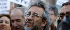 Can Dundar und seine Unterstützer glauben an einen Freispruch.