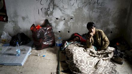 Afghanische Flüchtlinge kampieren in der türkischen Hafenstadt Cesme. 