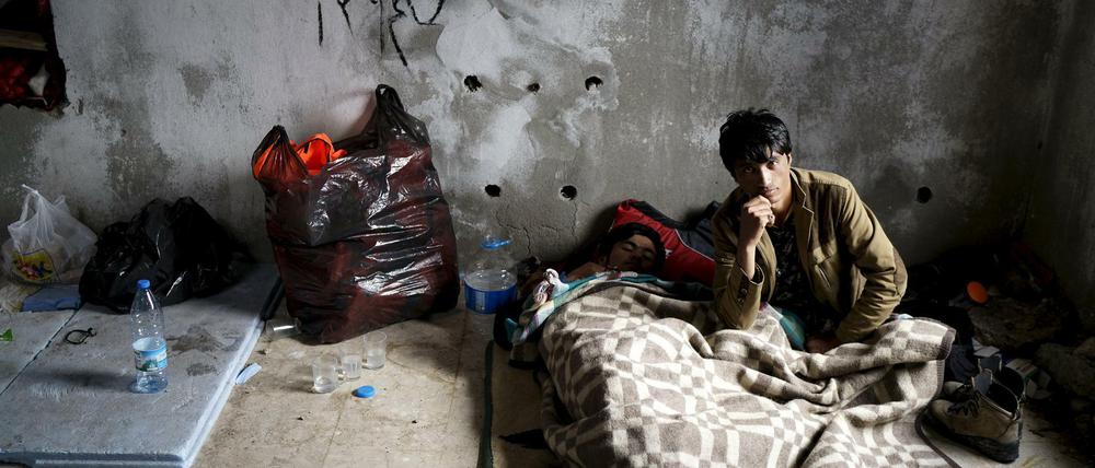 Afghanische Flüchtlinge kampieren in der türkischen Hafenstadt Cesme. 
