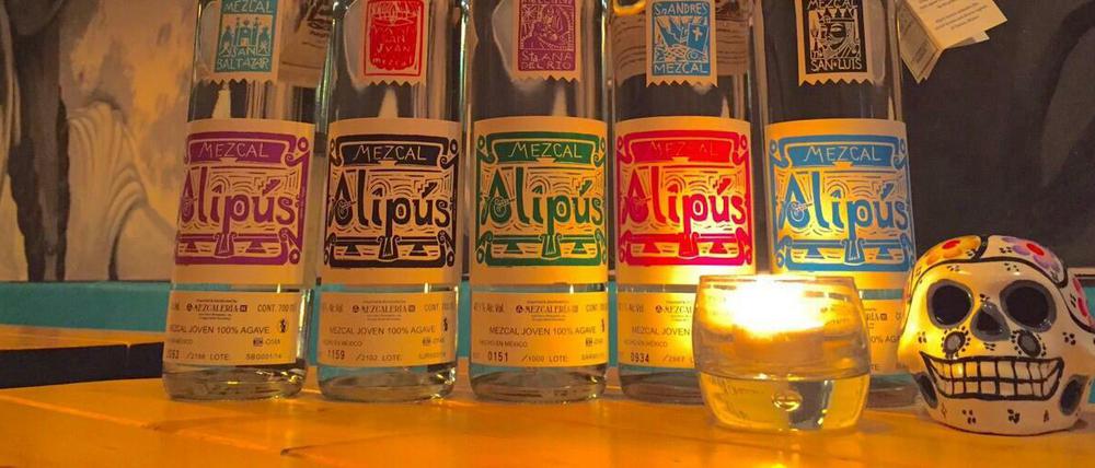 Hochprozentig: Im "Tin Tan" kann man das mexikanische Nationalgetränk Mezcal trinken - und auch eine Flasche für Zuhause mitnehmen.