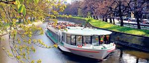 Im Frühjahr sind die Bootstouren auf dem Landwehrkanal beliebt bei Touristen und Berlinern. Unter Wasser findet sich aber so manches Hindernis. 